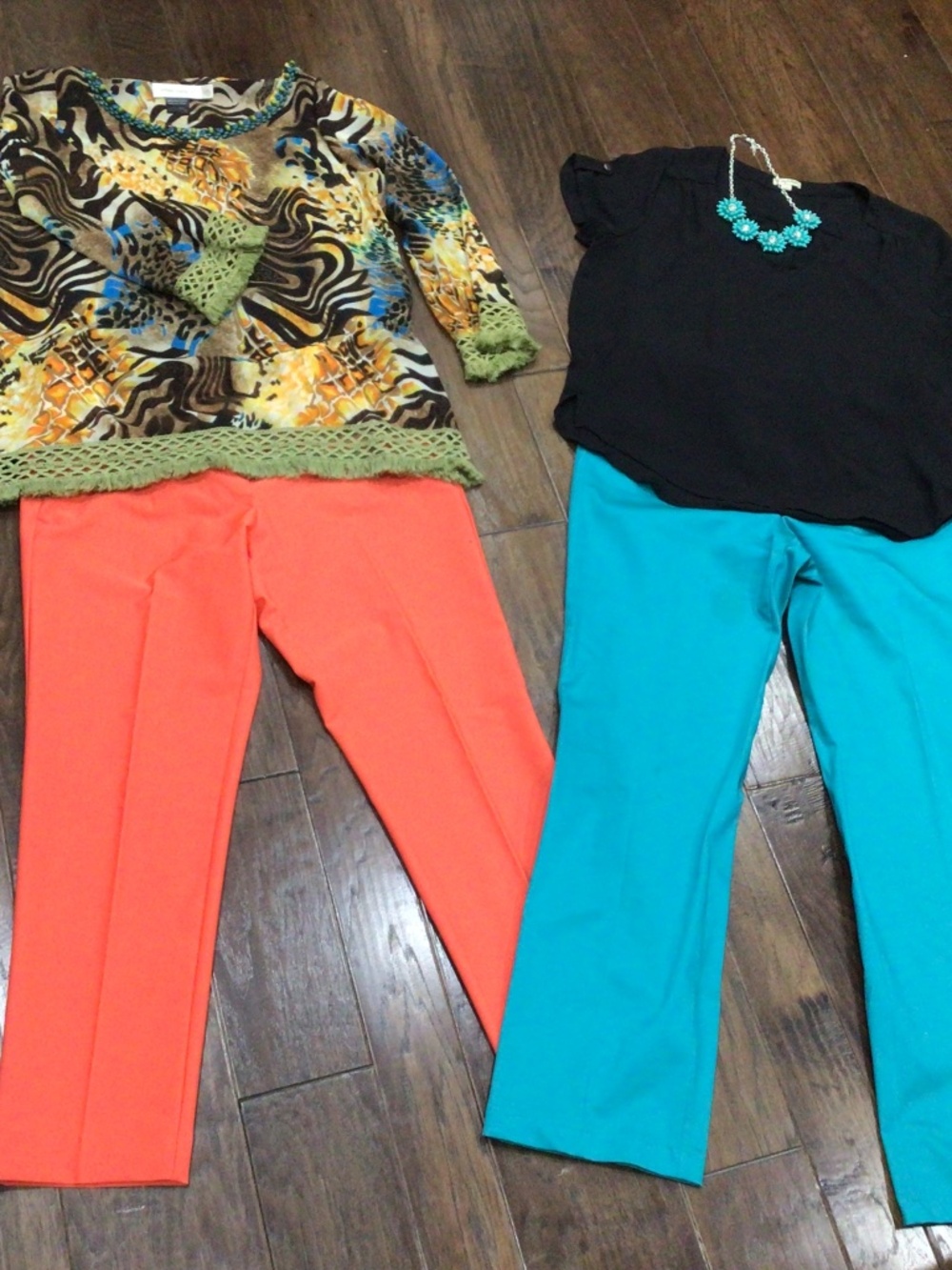 Lot of two complete  outfits includes establish 1946 and Worthington. Pants 8